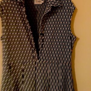 Size 10 midi dress never worn.